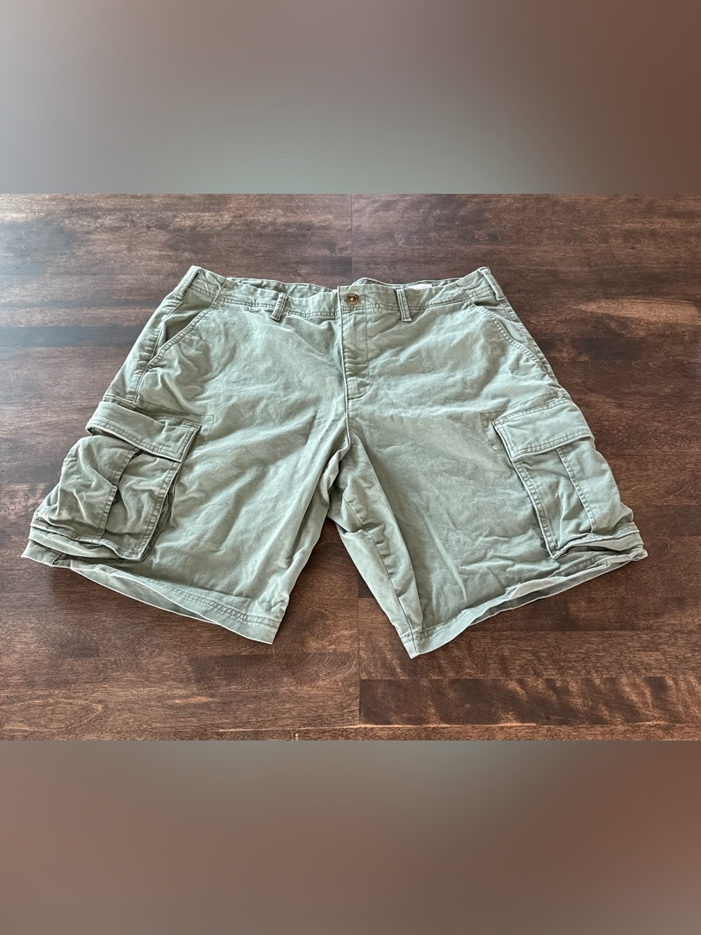 GAP Men's 38” Cargo Shorts in Sage Green Utility Outdoor
